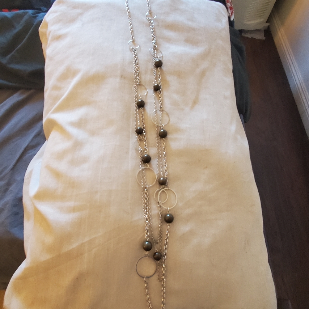 Necklace and earring set